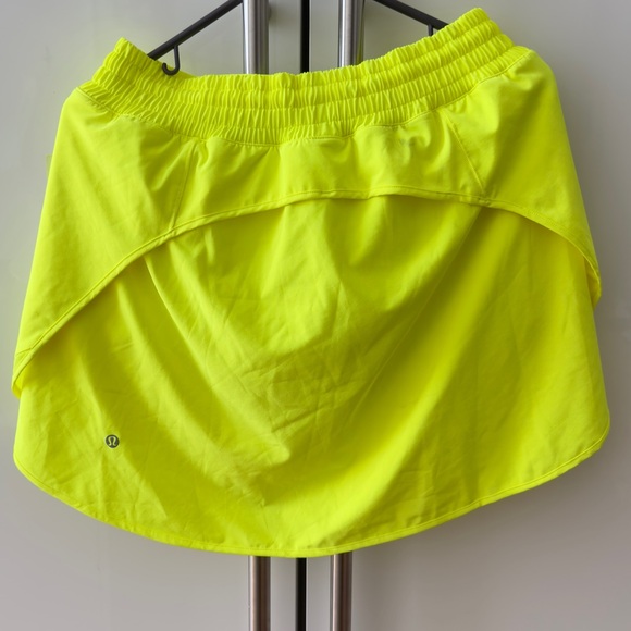 Lululemon skirt with shorts - Picture 2 of 5